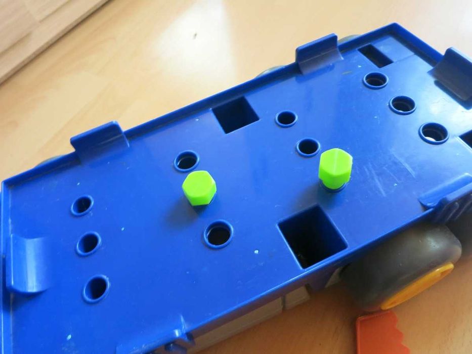 Duża ciężarówka, mechanik warsztat, budowniczy