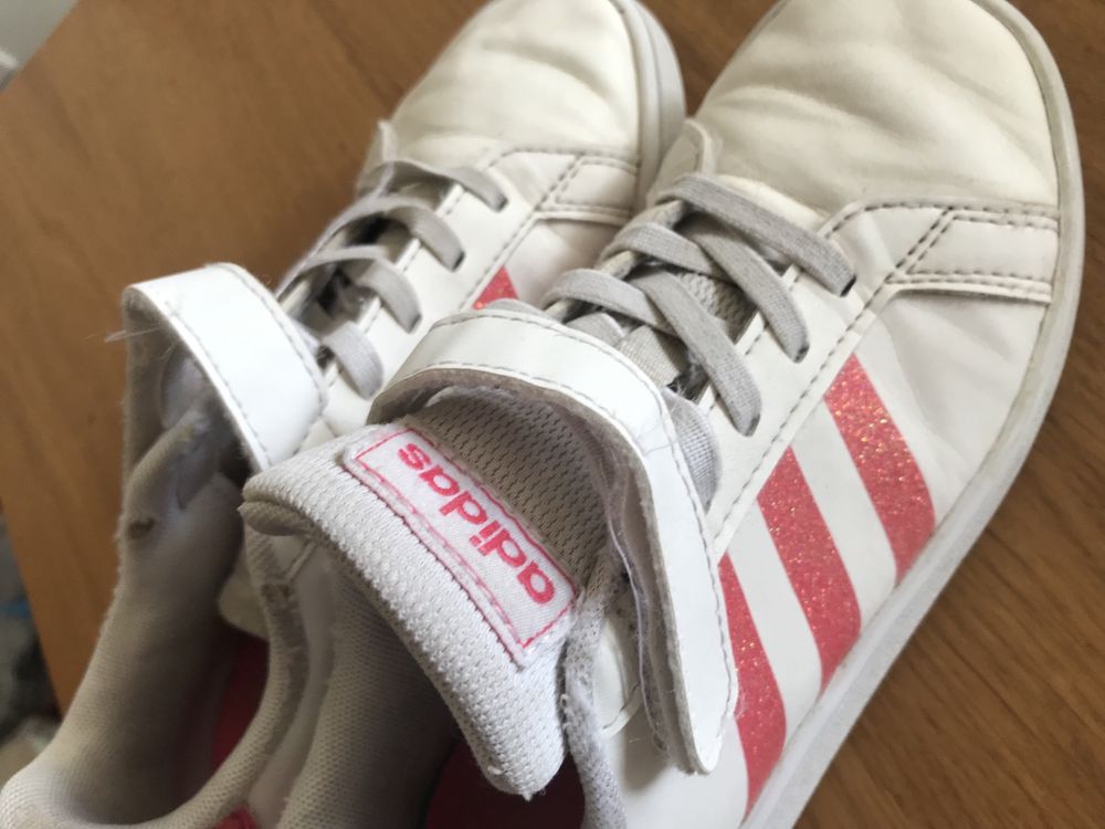 Sapatilhas Adidas Originais com rosa reflexos brilhantes T 32