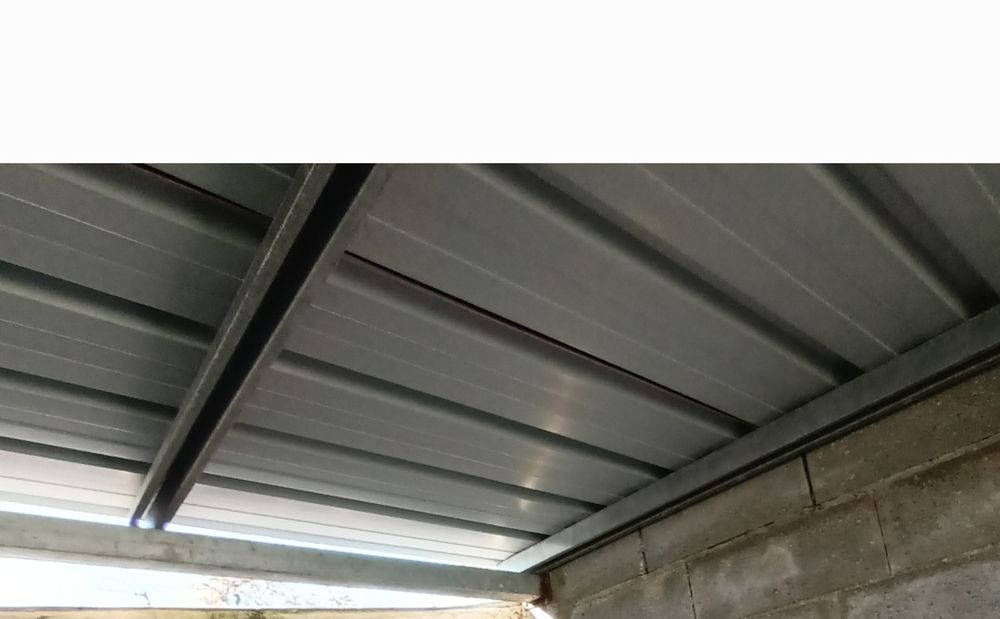 vendo ferros e chapas para telheiro 15 a 20 m2 aproximadamente 
já foi