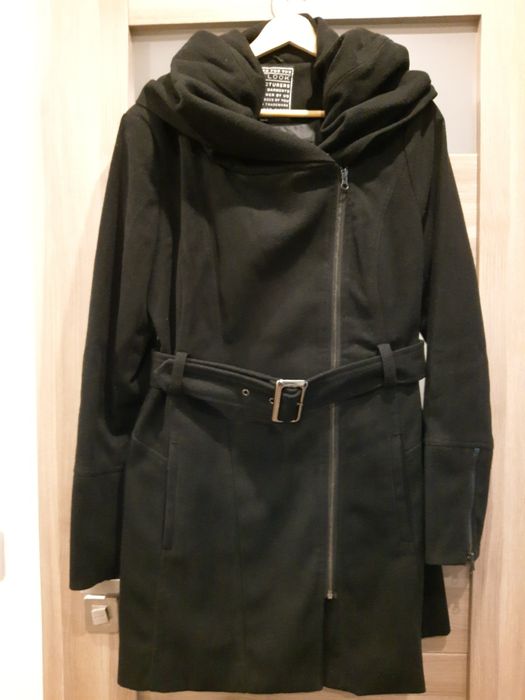 New Look czarny płaszczyk 14 42