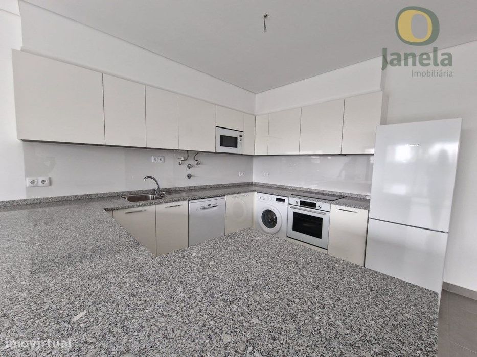 Apartamento novo sem mobilia com 2 suites , garagem e arrecadação