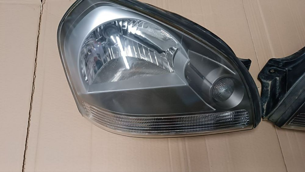 Фара передня ліва Hyundai Tucson