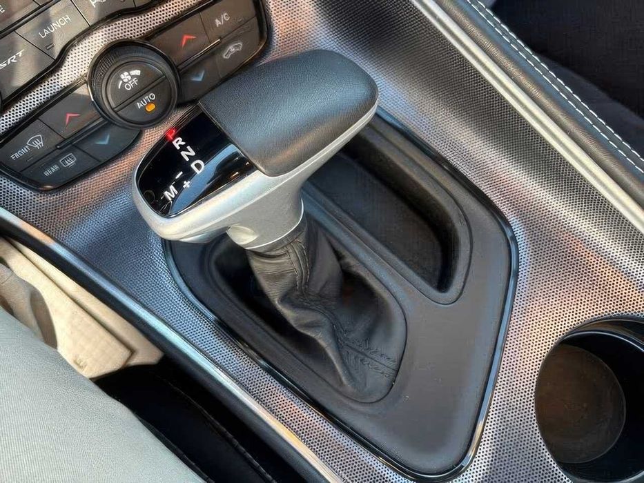 Dodge Challenger      2017