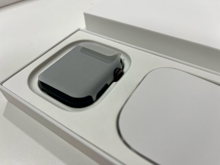 Apple Watch Series 9 (Cellular) Aluminum 45MM