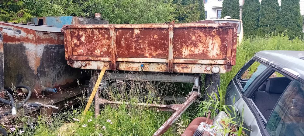 Przyczepa rolnicza D-47 wywrotka trzy stronna