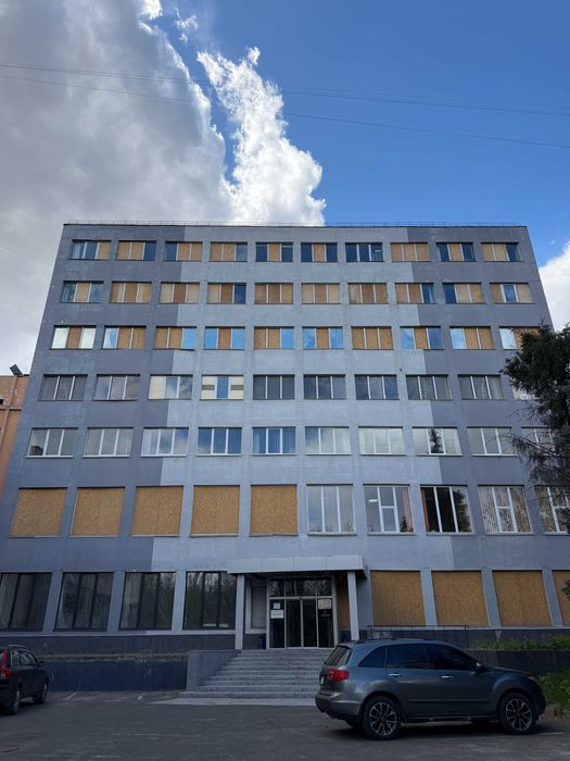 Будівля 3200 м2 Лепсе 16 (Вацлава Гавела 16)
