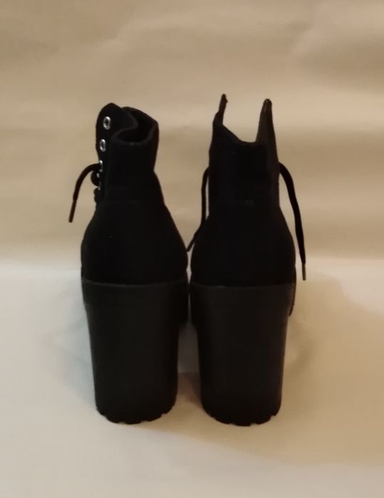 SALDOS Botas de senhora, salto alto. Marca H&M