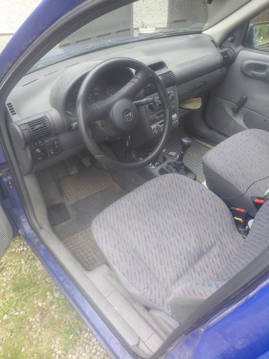 Opel corsa 1.2 okazja niski przebieg !!!
