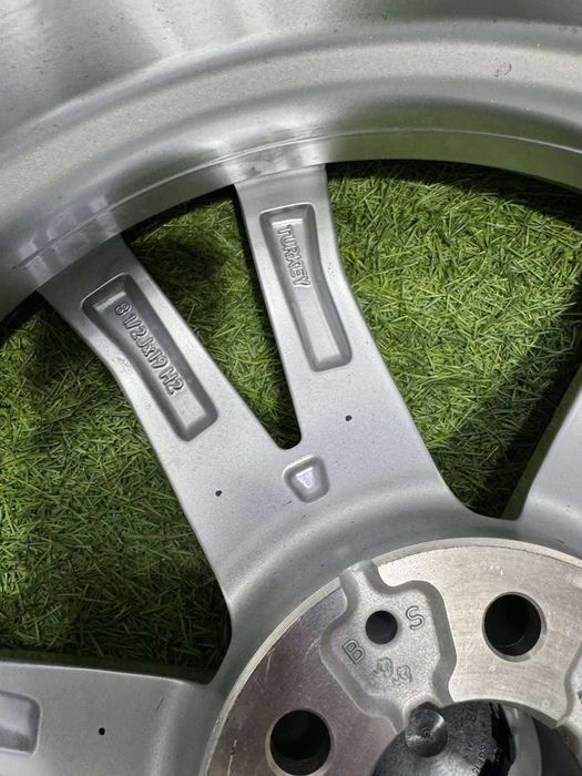 Оригінальні диски R19 BMW 7 Series G70 i7 903 style 245/50/19 Yokohama