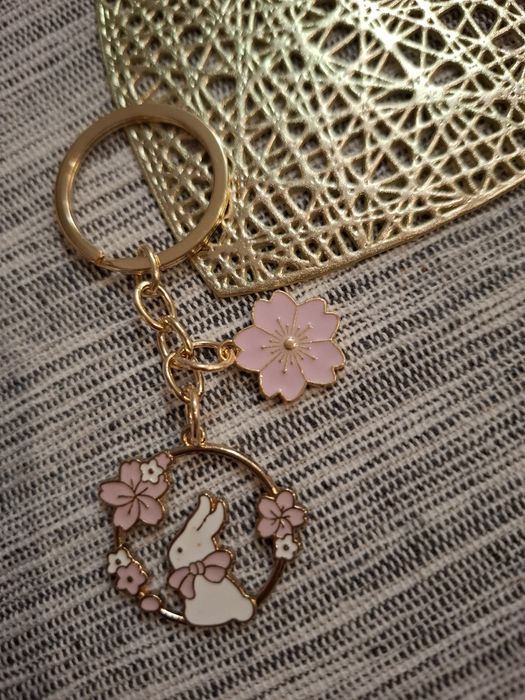 Brelok do kluczy królik bunny kwiatek