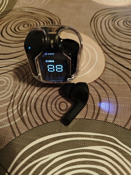 Продаются блютуз наушники