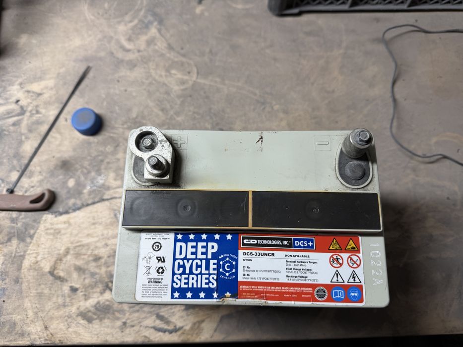 Акум знятий з тесли 2022 року в гарному стані