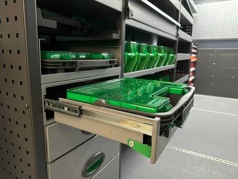 Zabudowa serwisowa warsztatowa regały bus szafki SPRINTER MOVANO CADDY