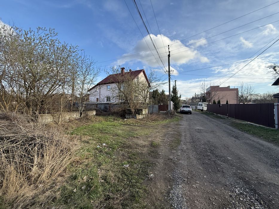 Продаж ділянки не подалік озера