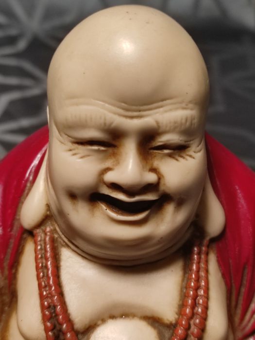 Antigo Buda em Marfinite