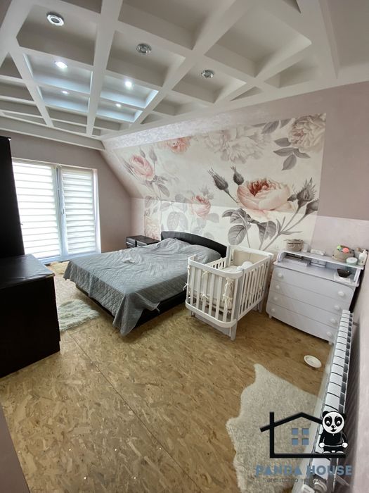 Продається чудовий будинок на два поверхи готовий до проживання.