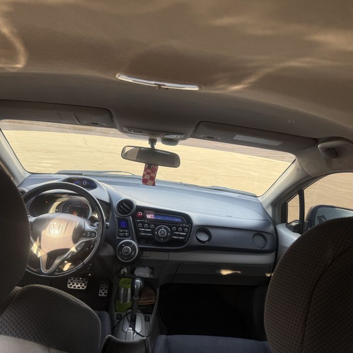 Аато Honda Insight