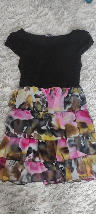 Sukienka z falbankami