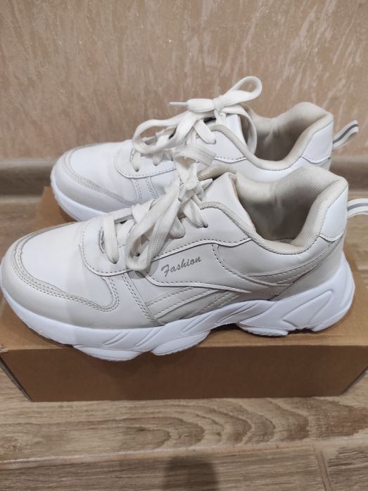 Кросівки, мокасіни р.36- 36,5