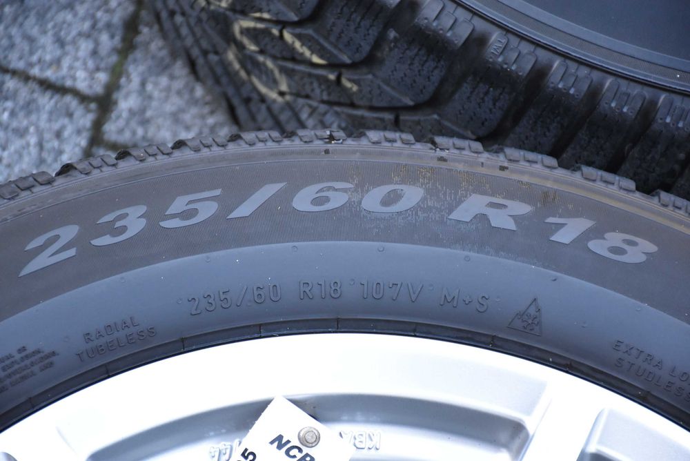 Koła zimowe Audi Q5 80A 8R0 8MA 18" Pirelli AO 6mm Dezent GERMANY