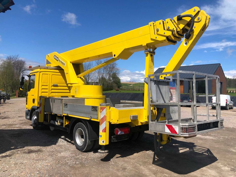 podnośnik koszowy zwyżka na samochód 30m 27m 18m usługi z operatorem