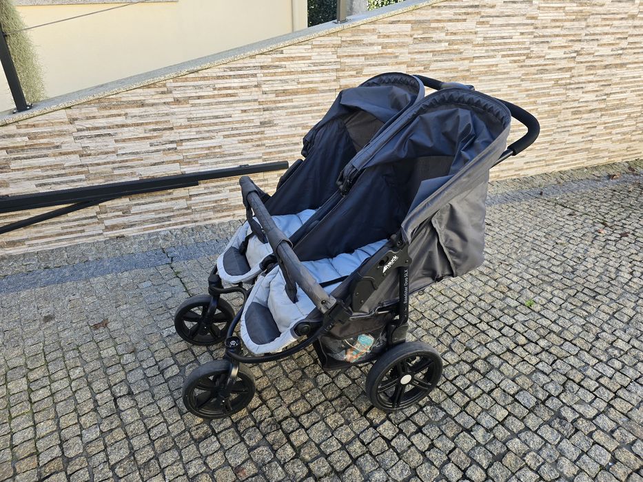 Carrinho Duplo de Passeio (30kg)