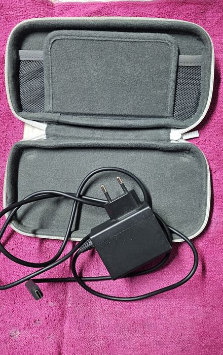 Nintendo switch modelo LITE já desbloqueada com vários extras