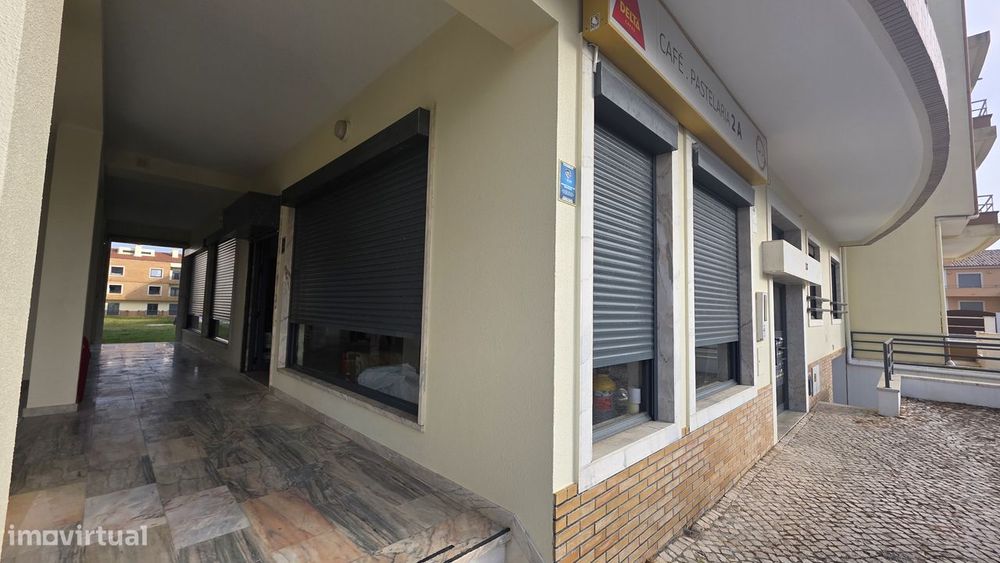 Imóvel Comercial 68m² para Arrendar em Sintra