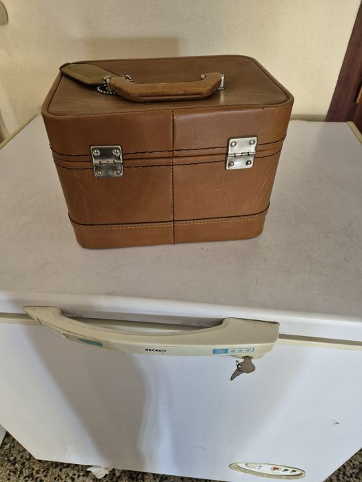 Nécessáire de viagem para Senhoras.