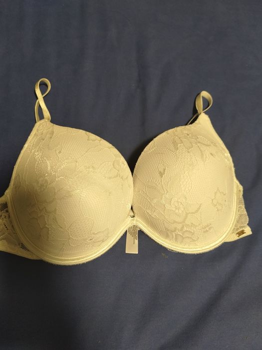 Бюстгалтери75 В,  80 Е ,85 С пуш,  ,95 DD