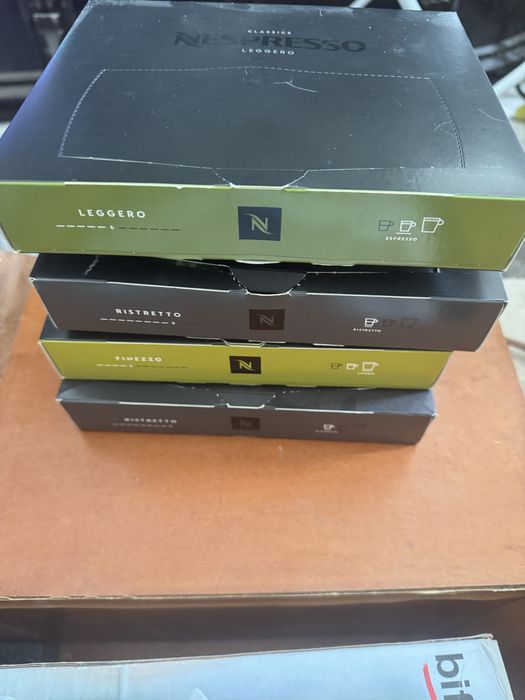 4 caixas Nespresso de 50 un