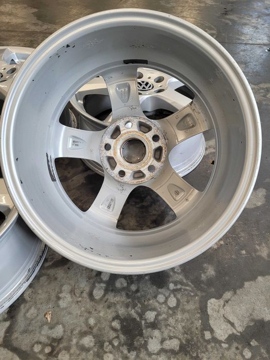 Felgi Aluminiowe r 16 komplet Volkswagen  5 x112