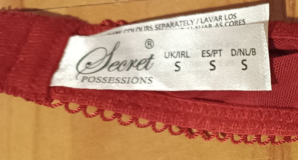 Czerwony pas do pończoch rozmiar S