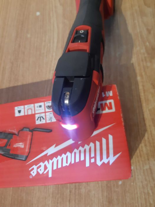 Narzędzie  wielofunkcyjne Milwaukee M18 BMT-0
