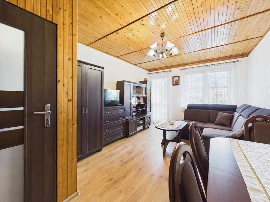 Na sprzedaż 3 pokojowe mieszkanie, balkon, 4 piętro w niskim bloku, Piekary C - Legnica