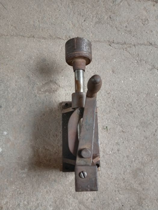 Задня бабка на токарний станок по дереву  2000гр