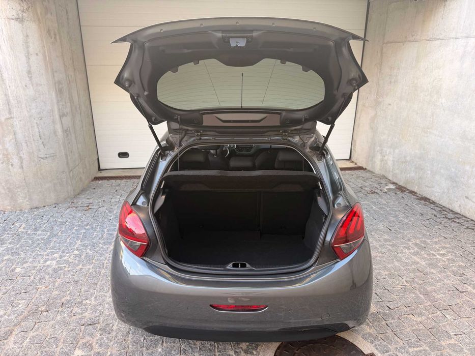 Peugeot 208 1.2 PureTech Style - desde 89€/mês