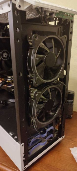 Intel Xeon 2011-v3 2650 3.0GHz 10 ядер. ddr4 16Gb RX 470 4gb 256gb SSD