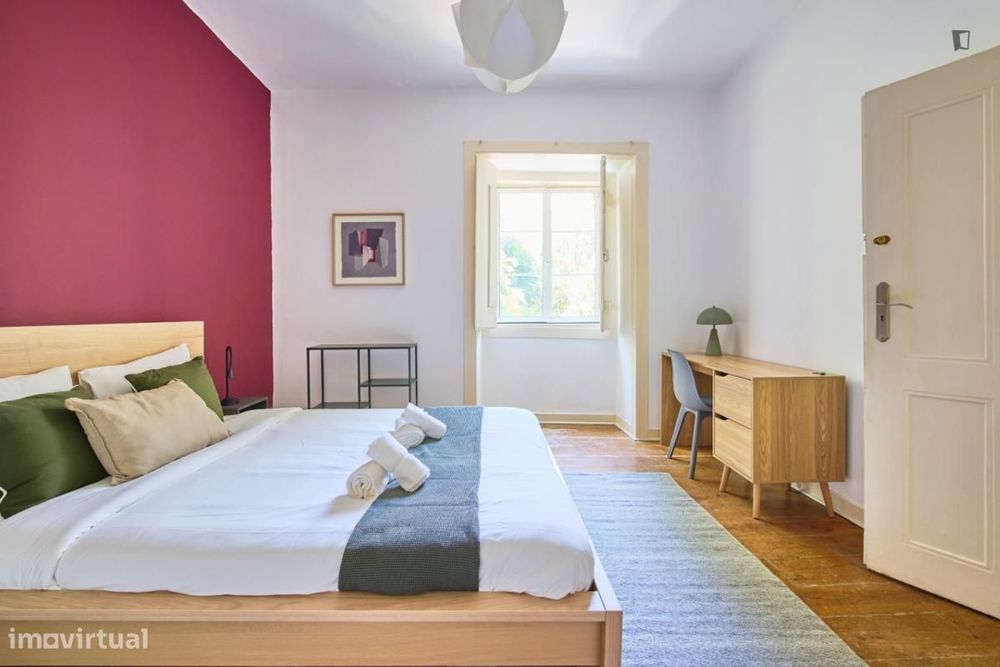 Quarto - localizado em São Bento Lisbon