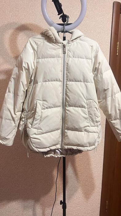 Жіноча пухова куртка