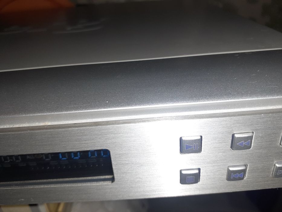 Медіапрогравач, DVD-плеєр Elenberg