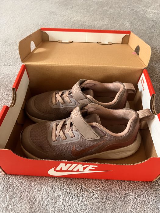 Дитячі оригінальні кросівки Nike