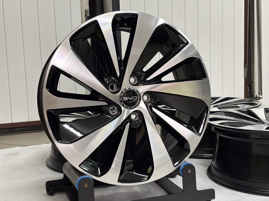 Felgi oryginalne BYD Seal U 7,5Jx19” ET45 Komplet nakrętek Czujniki 5x120 DEMO