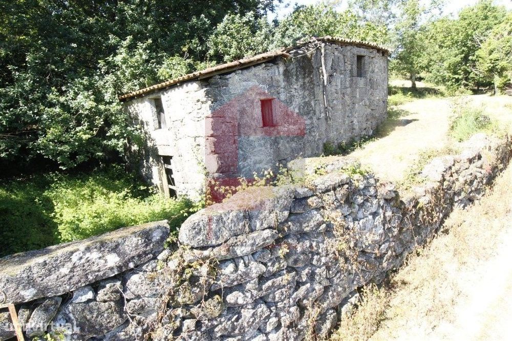 Quintinha para restauro em Friande, Póvoa de Lanhoso