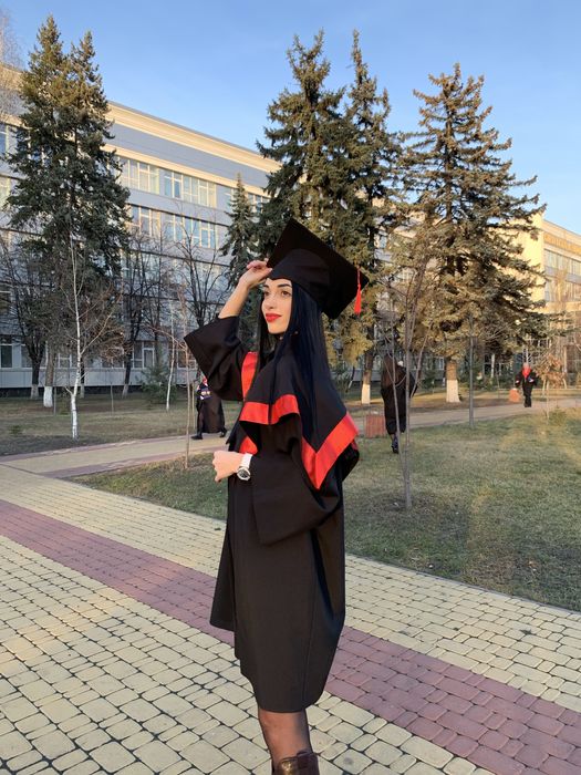 Жіноча мантія магістра