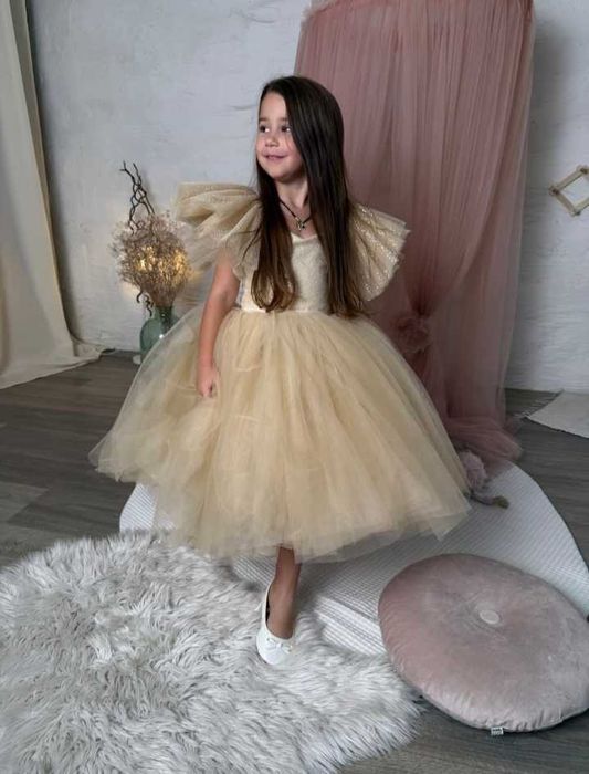 Пишні сукні на випускний в садок