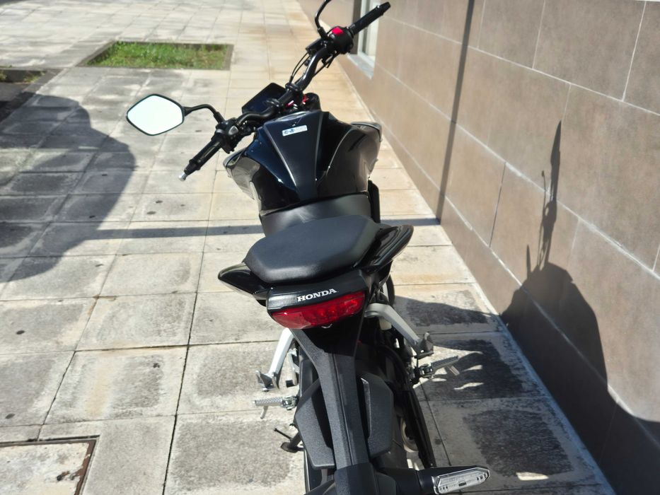 Honda CB125R 125cc - 2.100 km - Impecável