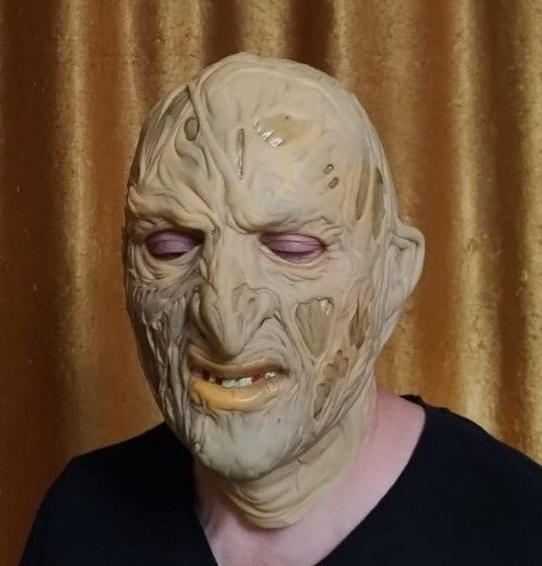 Маски латексные, Парики. Все для хорошего настроения.