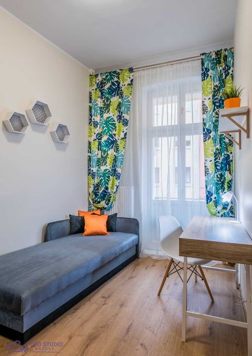 Wynajmę pokój jednoosobowy z balkonem