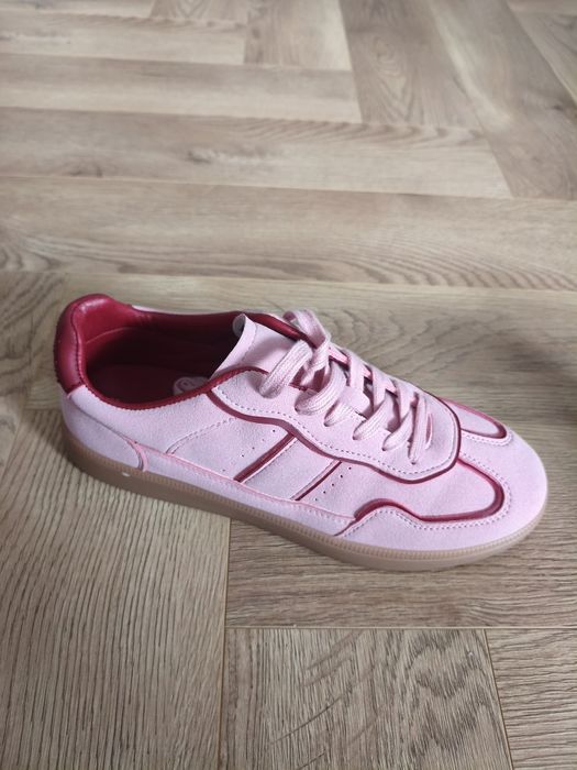 Buty sinsay, jasno różowe, wyglądają jak nowe